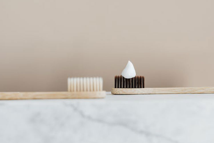 how-to-choose-the-right-toothpaste-for-your-needs